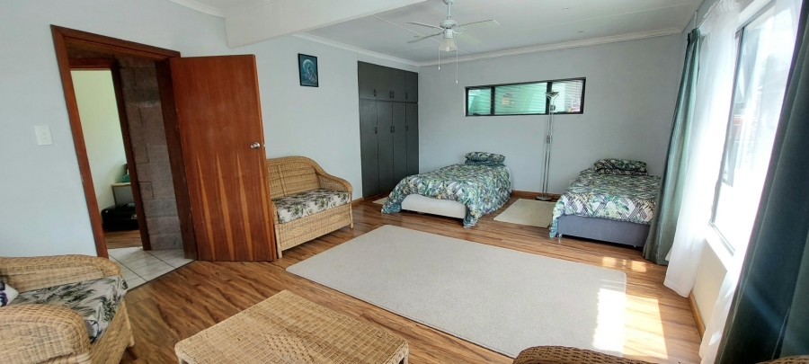 5 Bedroom Property for Sale in Sunrise On Sea Eastern Cape